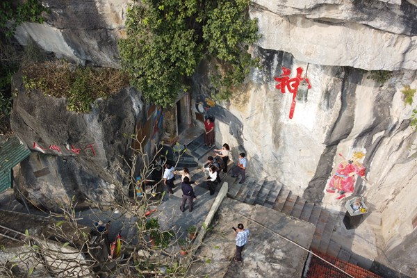 Di tích quốc gia chùa Quan Thánh (Thanh Hóa) bị xâm phạm, hủy hoại nghiêm trọng: Những cán bộ liên quan vì sao chỉ bị khiển trách, phê bình…? - Anh 1