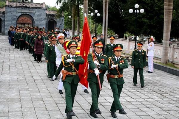 Truy điệu và an táng hài cốt liệt sĩ quân tình nguyện Việt Nam hy sinh tại Lào - Anh 2