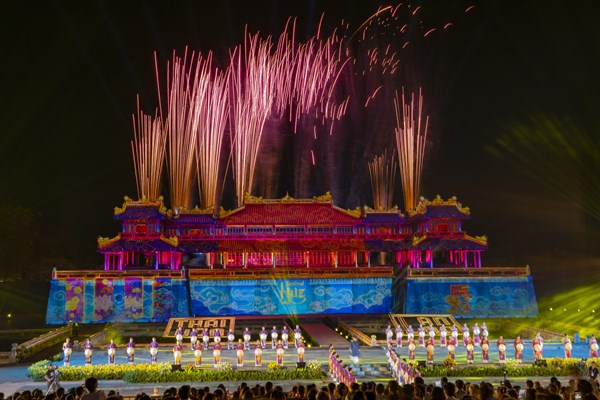 Thừa Thiên Huế tổ chức nhiều chương trình nghệ thuật và hoạt động vui xuân - Anh 2