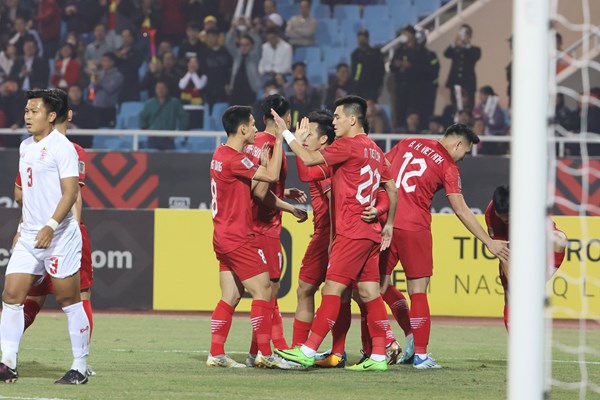 Thắng dễ Myanmar, tuyển Việt Nam vào bán kết AFF Cup 2022 - Anh 2