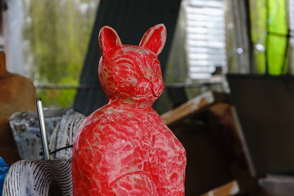 Độc đáo tượng linh vật mèo từ củi lũ ở Hội An - Anh 10