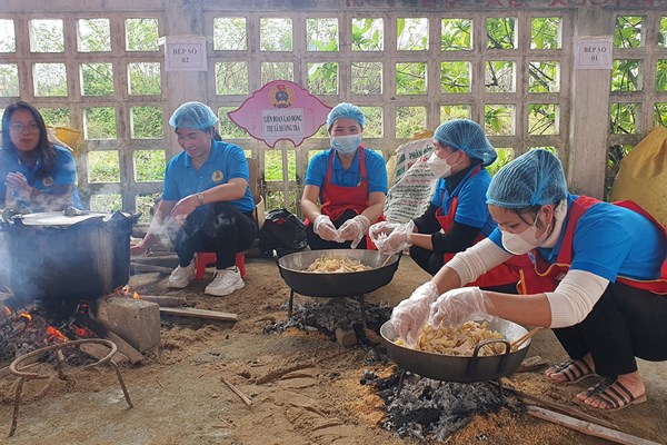 Thừa Thiên Huế: Hỗ trợ cho gần 3.000 đoàn viên, người lao động khó khăn dịp Tết - Anh 3