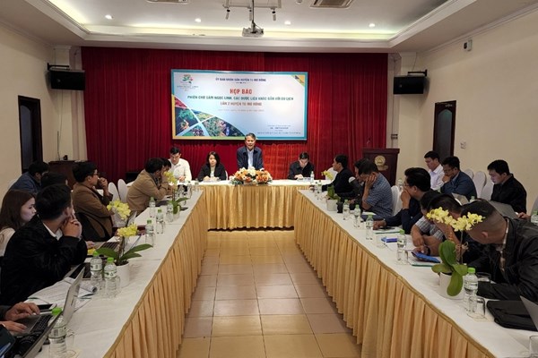 Kon Tum: Thủ phủ Sâm Ngọc Linh tổ chức phiên chợ sâm lần thứ 2 - Anh 1