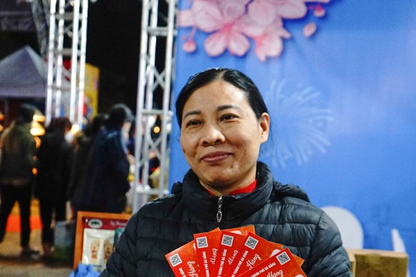 Đà Nẵng: Hàng ngàn phiếu mua hàng tặng người lao động tại Chợ Tết Công đoàn - Anh 3