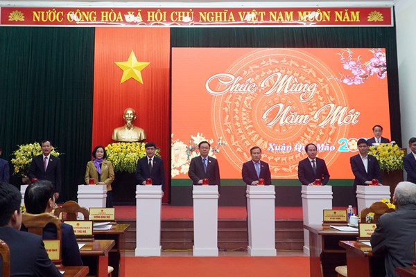 Chủ tịch Quốc hội dự lễ khởi công Trung tâm Thể dục thể thao tỉnh Quảng Bình - Anh 1