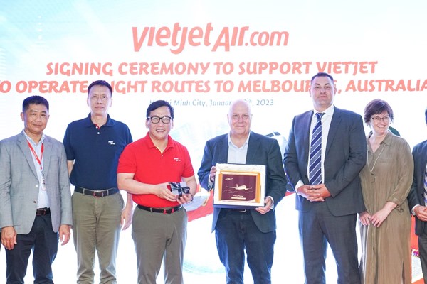 Lãnh đạo Vietjet cùng Bộ trưởng bang Victoria (Úc) công bố đường bay thẳng giữa TP Hồ Chí Minh và Melbourne từ ngày 31.3.2023 - Anh 2