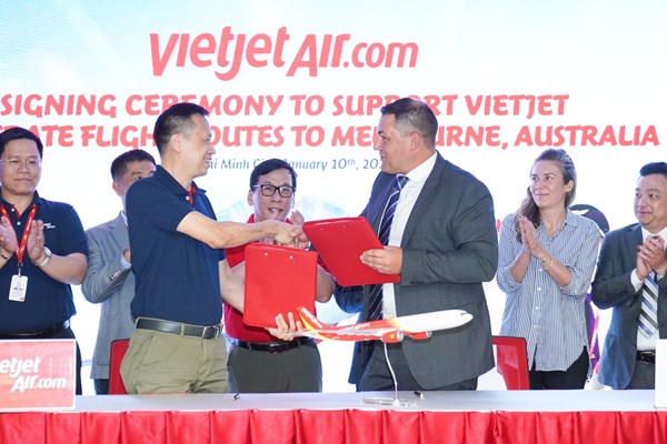 Lãnh đạo Vietjet cùng Bộ trưởng bang Victoria (Úc) công bố đường bay thẳng giữa TP Hồ Chí Minh và Melbourne từ ngày 31.3.2023 - Anh 1