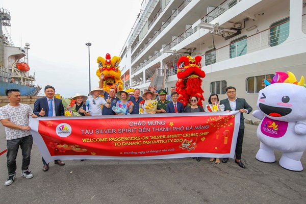 Hơn 293 nghìn lượt du khách đến Đà Nẵng dịp Tết - Anh 2