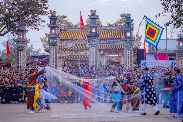 Lễ hội cầu ngư truyền thống làng Thai Dương - Anh 1