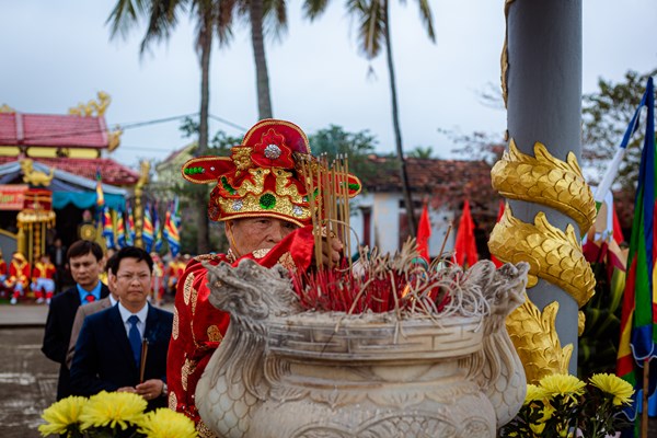 Độc đáo lễ hội cầu ngư ở làng biển Cảnh Dương - Anh 3