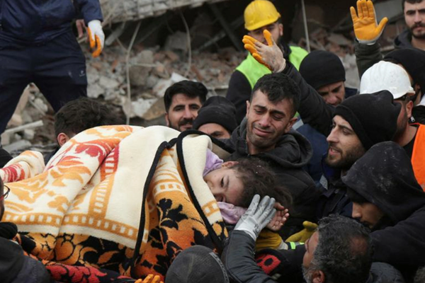 Số người chết tăng lên hơn 4.000 người sau trận động đất kinh hoàng ở Thổ Nhĩ Kỳ và Syria - Anh 6