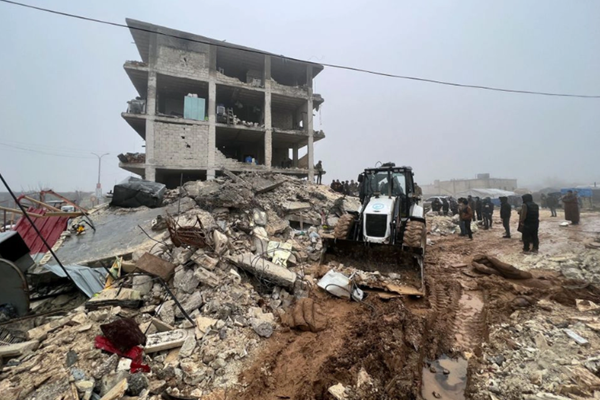 Số người chết tăng lên hơn 4.000 người sau trận động đất kinh hoàng ở Thổ Nhĩ Kỳ và Syria - Anh 7