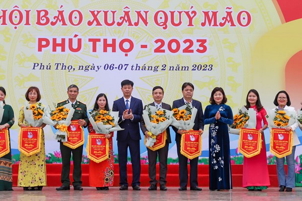 Phú Thọ: Khai mạc Hội báo Xuân Quý Mão 2023 - Anh 1