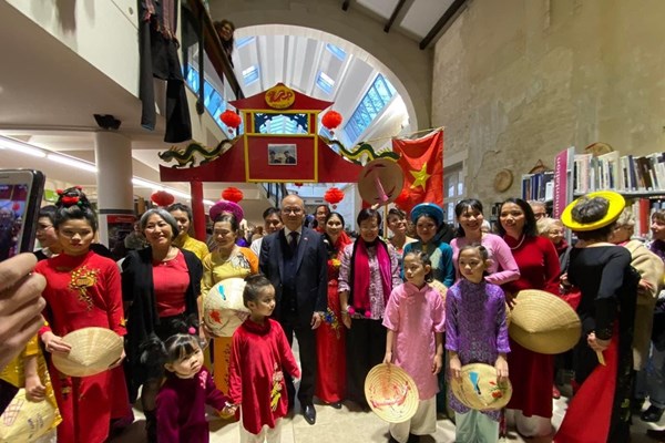 Ngày văn hoá Việt Nam tại Saintes - Pháp - Anh 1