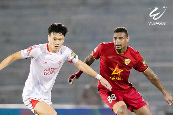 Văn Quyết toả sáng giúp CLB Hà Nội thắng trong trận “Derby Thủ đô” - Anh 2