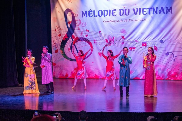 Chương trình “Giai điệu Việt Nam” gây ấn tượng mạnh mẽ với bạn bè quốc tế - Anh 1