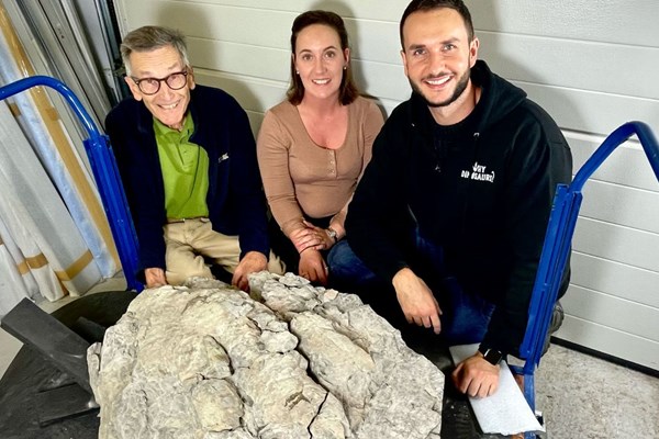 Phát hiện dấu chân khủng long ăn thịt 166 triệu năm tuổi tại Anh - Anh 2