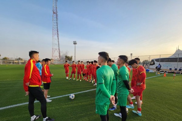 Tuyển U20 Việt Nam chuẩn bị cho trận giao hữu tại Saudi Arabia - Anh 1