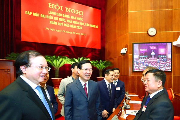 “Ánh sáng” soi rọi cho sự phát triển VHNT Việt Nam - Anh 1