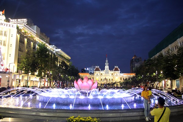 Mỹ thuật trong Không gian văn hóa Hồ Chí Minh: Cần điểm nhấn với đặc trưng của thành phố mang tên Bác - Anh 2