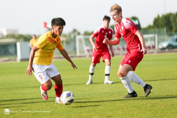 Tuyển U20 Việt Nam thua tối thiểu Dubai FC - Anh 1