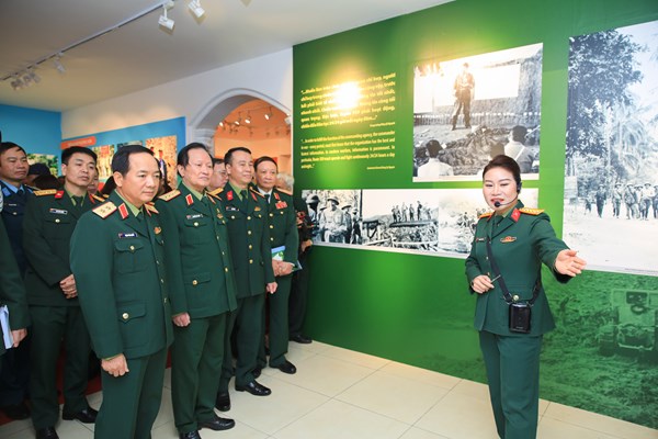 Gần 200 ảnh, tài liệu, hiện vật tại triển lãm “Trung tướng Đồng Sỹ Nguyên - Dấu ấn con đường huyền thoại” - Anh 2