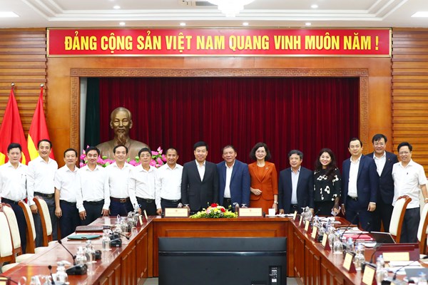 Bộ trưởng Nguyễn Văn Hùng: Bộ VHTTDL sẽ đồng hành với Bình Phước để cùng tiến xa hơn - Anh 8