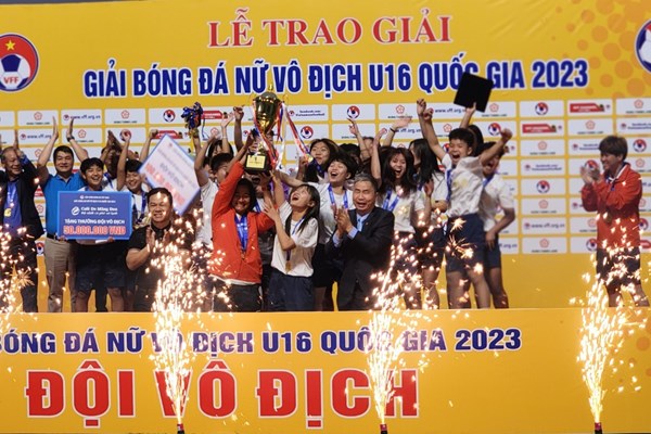 Phong Phú Hà Nam vô địch Giải bóng đá nữ U16 quốc gia - Anh 2