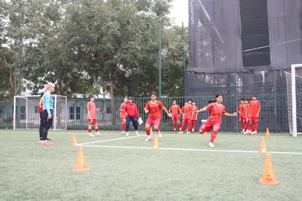Đội tuyển bóng đá U17 nữ Việt Nam tập huấn tại Nhật Bản - Anh 2
