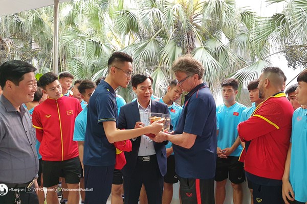 Tuyển U23 Việt Nam thắng trận đấu tập trước CLB Phú Thọ - Anh 2