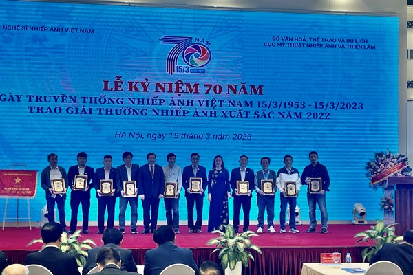 Nhiếp ảnh Việt Nam 70 năm đồng hành cùng đất nước - Anh 3