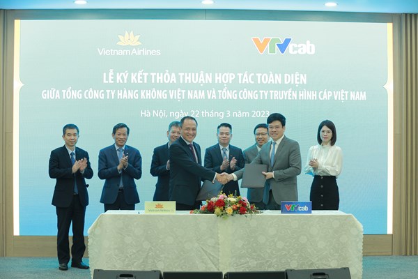 VTVcab và Vietnam Airlines ký thỏa thuận hợp tác toàn diện - Anh 1