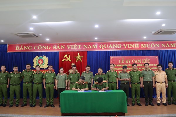 Quảng Nam tăng cường bảo đảm trật tự, an toàn giao thông - Anh 2