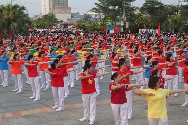 Đà Nẵng: Hơn 3.000 người hưởng ứng ngày chạy Olympic Vì sức khỏe toàn dân - Anh 1