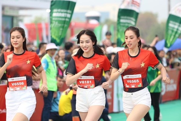 Hoàng Nguyên Thanh vô địch nội dung 42 km tại Giải vô địch quốc gia marathon và cự ly dài Báo Tiền Phong - Anh 3