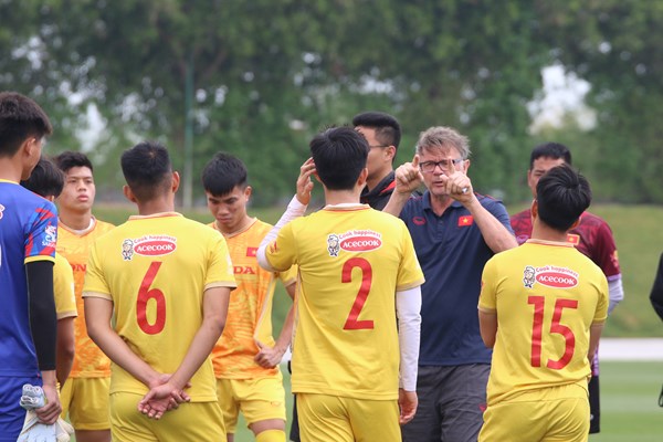 U23 Việt Nam tập luyện chuẩn bị cho trận đấu với U23 Kyrgyzstan - Anh 1
