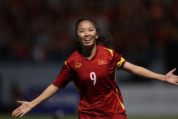 Huỳnh Như cùng tuyển nữ Việt Nam dự vòng loại Olympic - Anh 1