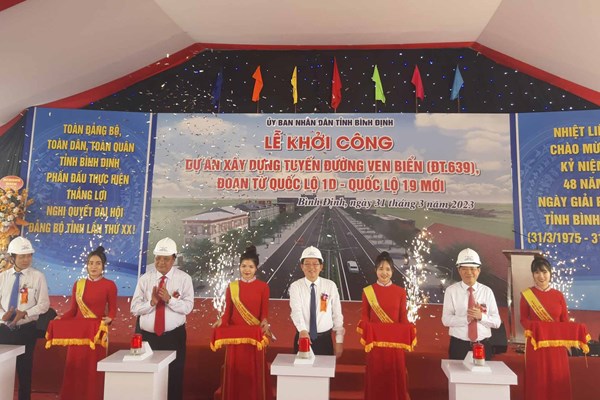 Bình Định khởi công dự án tuyến đường ven biển gần 1.500 tỉ đồng - Anh 1