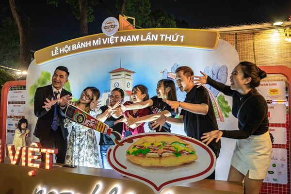 Lễ hội Bánh mì lần thứ nhất năm 2023: Tôn vinh giá trị ẩm thực Việt - Anh 3