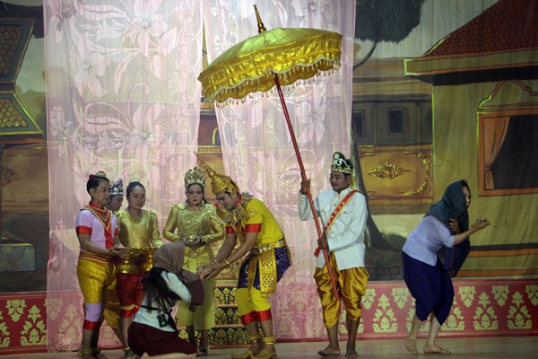 Liên hoan Nghệ thuật sân khấu Dù kê Khmer Nam Bộ: Vun bồi những hạt mầm nghệ thuật truyền thống - Anh 2