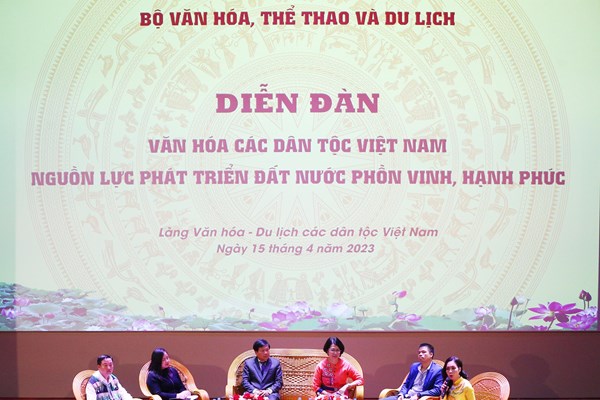Diễn đàn Văn hóa các dân tộc Việt Nam: Tập trung nguồn lực con người để phát triển - Anh 1