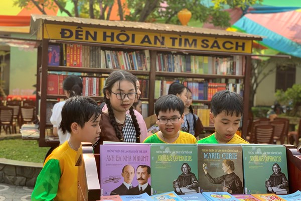Hội An: Khai mạc Ngày sách và Văn hóa đọc Việt Nam - Anh 2