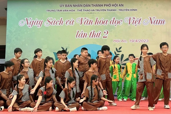 Hội An: Khai mạc Ngày sách và Văn hóa đọc Việt Nam - Anh 1