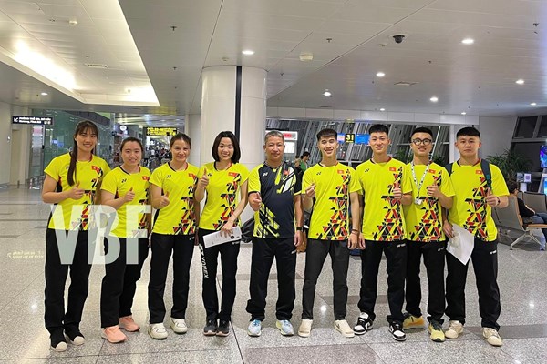 Tuyển cầu lông Việt Nam lên đường tham dự giải châu Á - Anh 1