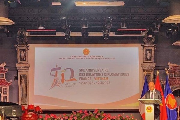 Kỷ niệm 50 năm thiết lập quan hệ ngoại giao Việt Nam - Pháp tại Thủ đô Paris - Anh 1