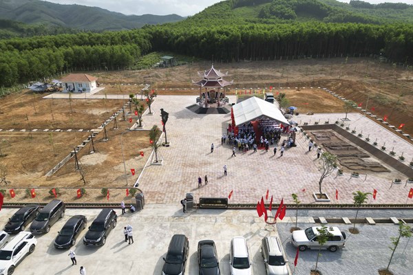 Bình Định: Khánh thành Bia di tích và mộ tập thể các liệt sĩ hy sinh tại đồi Xuân Sơn - Anh 3