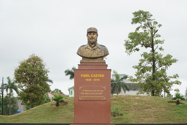 Về đất lửa Quảng Trị, nghe kể chuyện lãnh tụ Fidel Castro - Anh 2