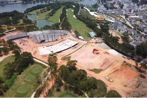 Thực hư sân golf Đồi Cù Đà Lạt bị “lật tung” để xây dựng Trung tâm thương mại - Anh 3