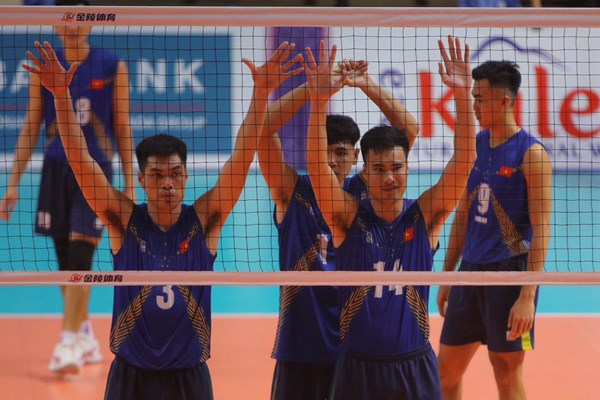 SEA Games 32: Bóng chuyền nam Việt Nam thua ngược Thái Lan - Anh 1