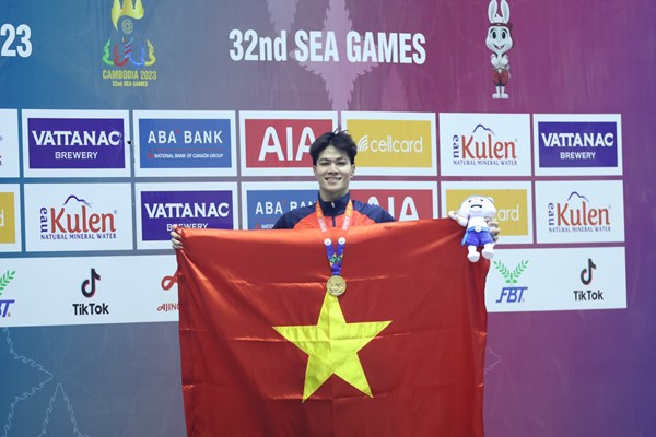 Trần Hưng Nguyên “mở hàng” HCV cho bơi Việt Nam tại SEA Games 32 - Anh 3
